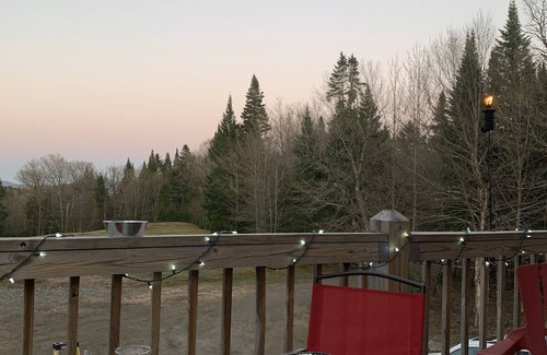 Pittsburg House | Beautiful Camp with 5 bedrooms, 3 bathrooms and direct trail access