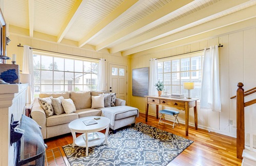 Seaside House | Beautiful Cape Cod cottage - one block from the beach with covered balcony & W/D