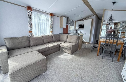 Corton House | Beautiful caravan with decking at Azure Seas in Suffolk, sleeps 6 ref 32004AZ