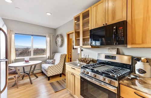 Castle Rock House | BEAUTIFUL CASTLE ROCK HOME WITH BREATHTAKING MOUNTAIN VIEWS !