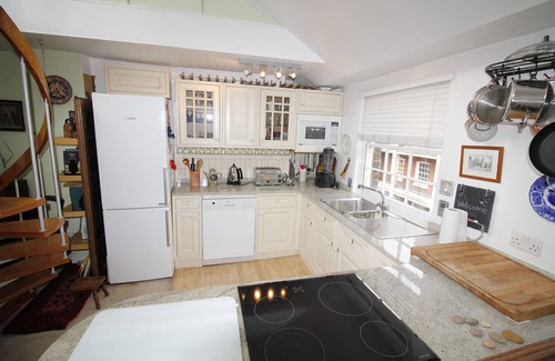 Kings Cross St. Pancras Apartment | beautiful central London duplex apartment007