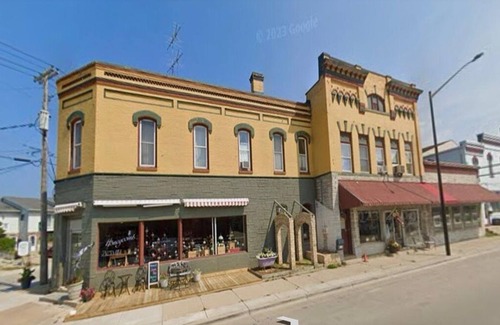 Algoma Apartment | Beautiful Century old Apartments-Apt B