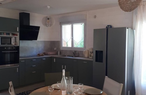 Gruissan Plage Ski Chalet | Beautiful Chalet with sea view