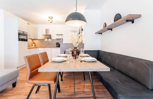 Kaprun Apartment | Beautiful city centre flat with private garden