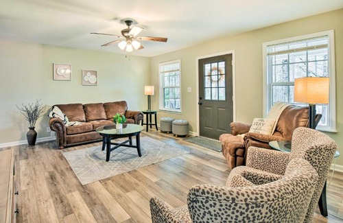Clarkesville House | Beautiful Clarkesville Home about 8 Mi to Helen!
