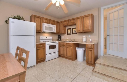 Yaupon Beach Apartment | Beautiful, Close to Beach, 1 BR/1 BA - Apartment Suite-Sleeps 2