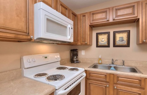 Yaupon Beach Apartment | Beautiful, Close to Beach, 1 BR/1 BA - Apartment Suite-Sleeps 2
