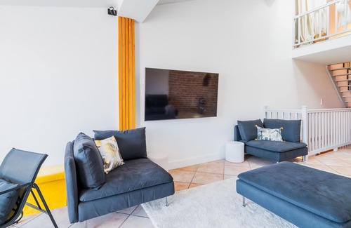Villeneuve-sur-Lot House | Beautiful cottage full of character with jacuzzi and panoramic views of the river Lot.