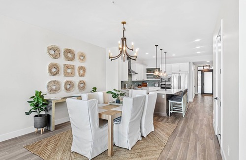 Melbourne Beach Condo | Beautiful Coastal Condo: Stunning Riverfront Views & Resort Amenities!