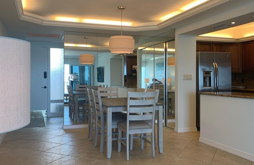 Park Shore Condo | Beautiful coastal condo directly on the beach. Naples Continental. NO PETS.
