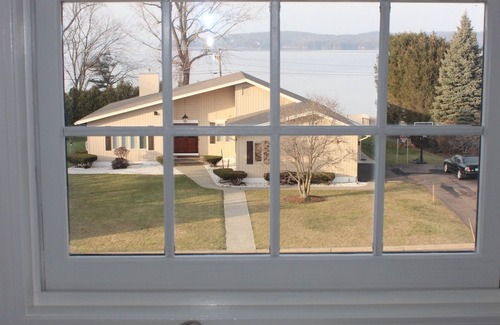Colchester House | Beautiful Colonial with views of Lake Champlain,8 miles from downtown Burlington