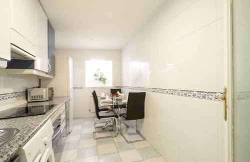 Malasana Apartment | Beautiful & Comfortable Apartment Gran Vía | A026