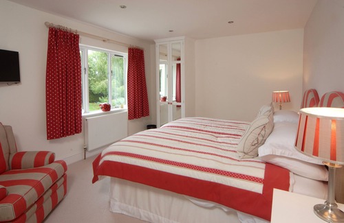 Bourton House | Beautiful, comfortable and spacious accommodation in The Heart of The Cotswolds