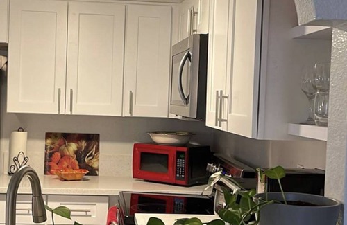 Paradise Condo | Beautiful condo 2bedrooms and 2bath ! Very Close to Las Vegas Strip and Airport