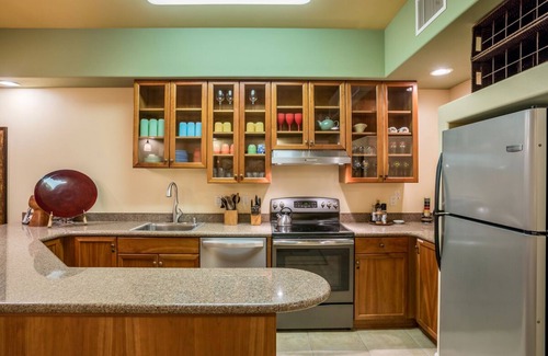 Kahaluu Bay Condo | Beautiful Condo Across the Street from Beach w/Ocean View and Great Snorkeling!