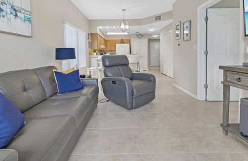 Madeira Beach Condo | Beautiful Condo Great for Family and Friends - Beach Access - Steps from Condo.