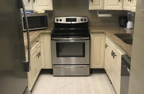 Bahama Reef Condo | Beautiful Condo in the sunny Bahamas with awesome vistas.