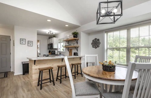 Branson West Condo | Beautiful Condo in StoneBridge VillagenMins to SDC, Table Rock Lake and Branson