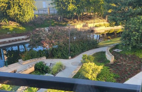 Downtown San Antonio Apartment | Beautiful Condo on Riverwalk w King Ste Free Parking Pet friendly centrally Located on the Riverwalk