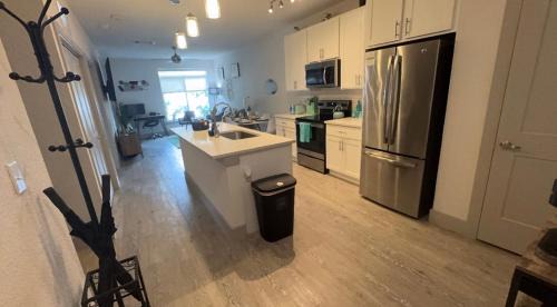Downtown San Antonio Apartment | Beautiful Condo on Riverwalk King Suite w Free Parking Pet Friendly Centrally Located on the Riverwalk