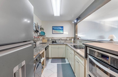Williams Town Condo | Beautiful Condo on the Beach in Freeport!