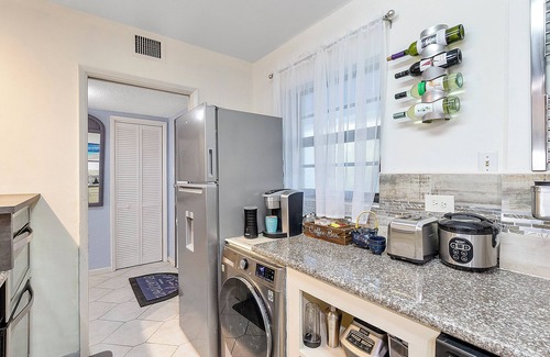 Williams Town Condo | Beautiful Condo on the Beach in Freeport!