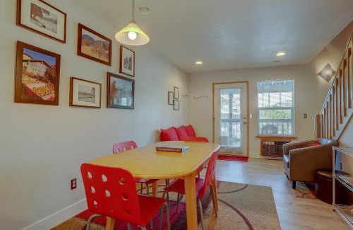Hood River House | Beautiful Condo River Views Steps to Downtown Heart of Hood River 4263