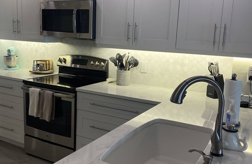 Marco Island Condo | Beautiful condo steps from the beach