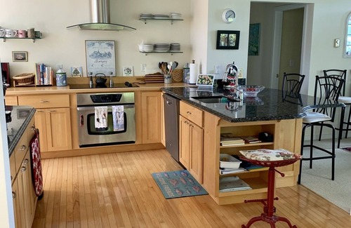 Boothbay Harbor Condo | Beautiful Condo on Ocean Cove - Easy walk to harbor-side town