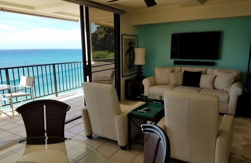 Makaha Condo | Beautiful condo with amazing view, huge wrap around balcony and designer decor!