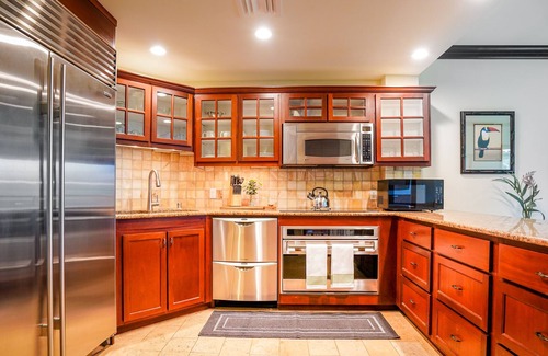 Wailua Condo | Beautiful condo with pool, slides, hot tub, beach access, gym & AC
