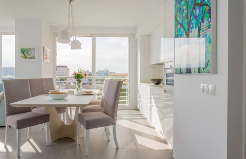 Costa del Sol Apartment | Beautiful corner apartment with spectacular sea views close to beach