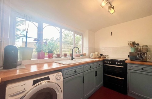 Stratton Cottage | Beautiful Cotswolds cottage with private garden