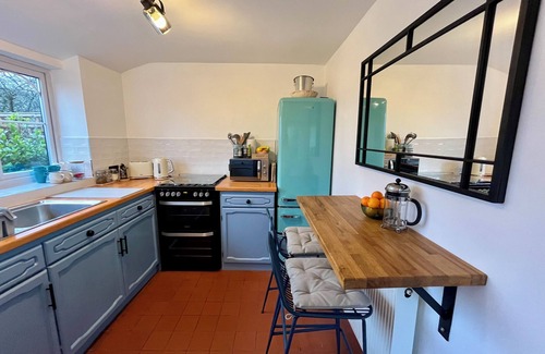 Stratton Cottage | Beautiful Cotswolds cottage with private garden