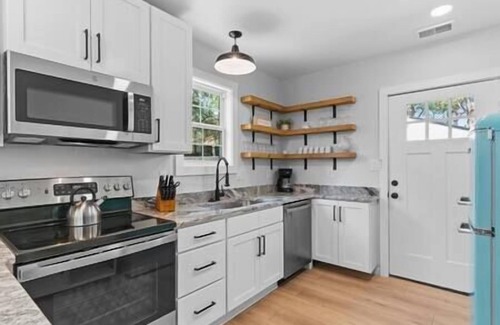 East Ocean View House | Beautiful cottage a couple blocks from the beach