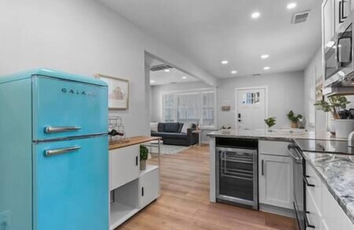 East Ocean View House | Beautiful cottage a couple blocks from the beach