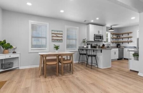 East Ocean View House | Beautiful cottage a couple blocks from the beach