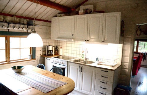Malmkoping Cabin | Beautiful cottage close to lake and forest!