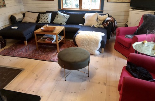 Malmkoping Cabin | Beautiful cottage close to lake and forest!