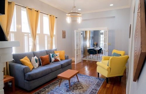 Historic Downtown Baton Rouge House | Beautiful Cottage - Prime Downtown Location!