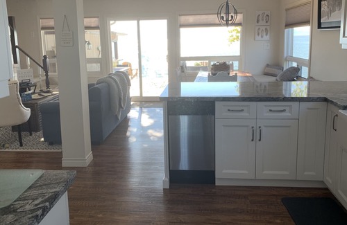 Lowbanks Cottage | Beautiful Cottage Retreat Located On Lake Erie