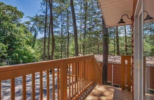 Gatlinburg - Pigeon Forge Cottage | Beautiful Cottage with Breathtaking View