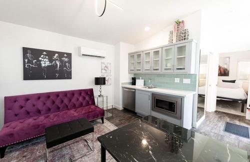 Reno House | Beautiful Courtyard Cottage: Amethyst