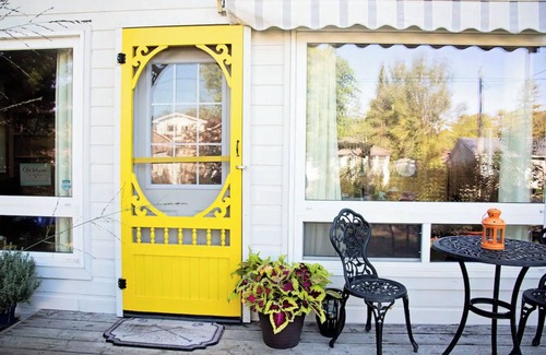 Wasaga Beach Cottage | Beautiful cozy cottage, few steps to a sandy semi-private beach,