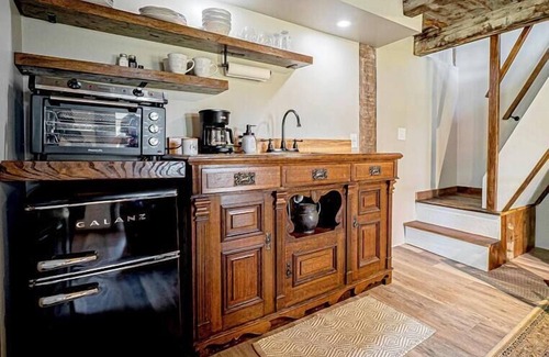 Chester House | Beautiful cozy cottage for fall foliage and apple season!