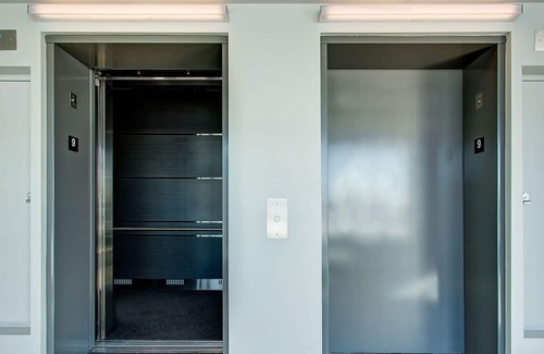 Griffintown Condo | Beautiful Cozy & Luxurious. All-Included. Modern Design. Premium Services.