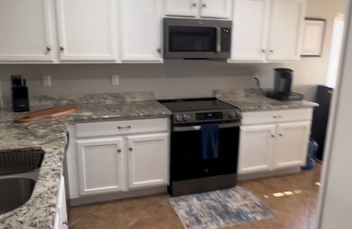 Maricopa House | Beautiful Cozy Vacation Home with Heated Pool($20 a day to heat up the pool).