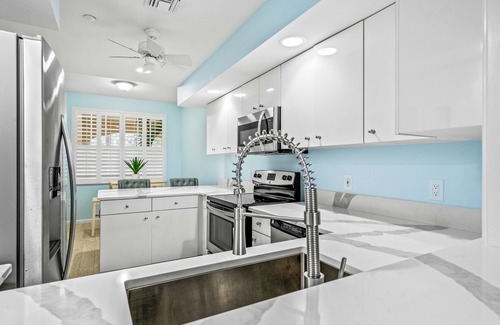 Grand Harbor Condo | Beautiful & Cozy Vero Beach Condo - over looking the marina of Grand Harbor