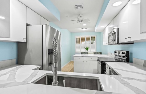 Grand Harbor Condo | Beautiful & Cozy Vero Beach Condo - over looking the marina of Grand Harbor