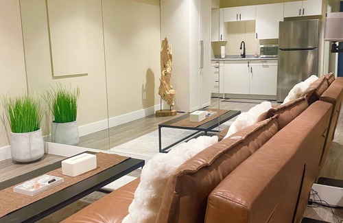 Dundarave House | Beautiful Crystal Energy Suite/4min sea/20min downtown/welcome Pets